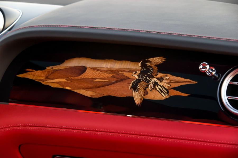 Детали интерьера Bentley Bentayga Falconry by Mulliner 2017 года  (фото 6 из 9)